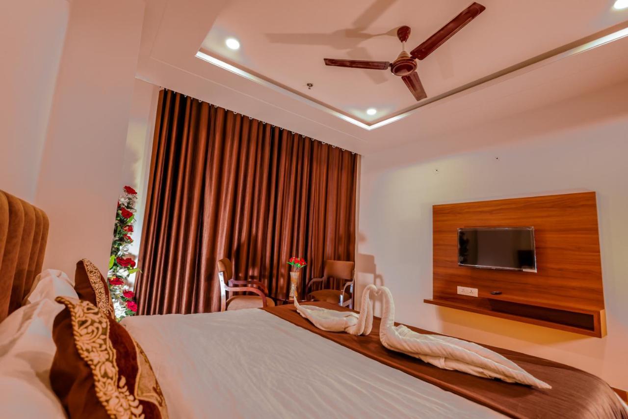 Hotel Lalita Palace Jaipur Buitenkant foto