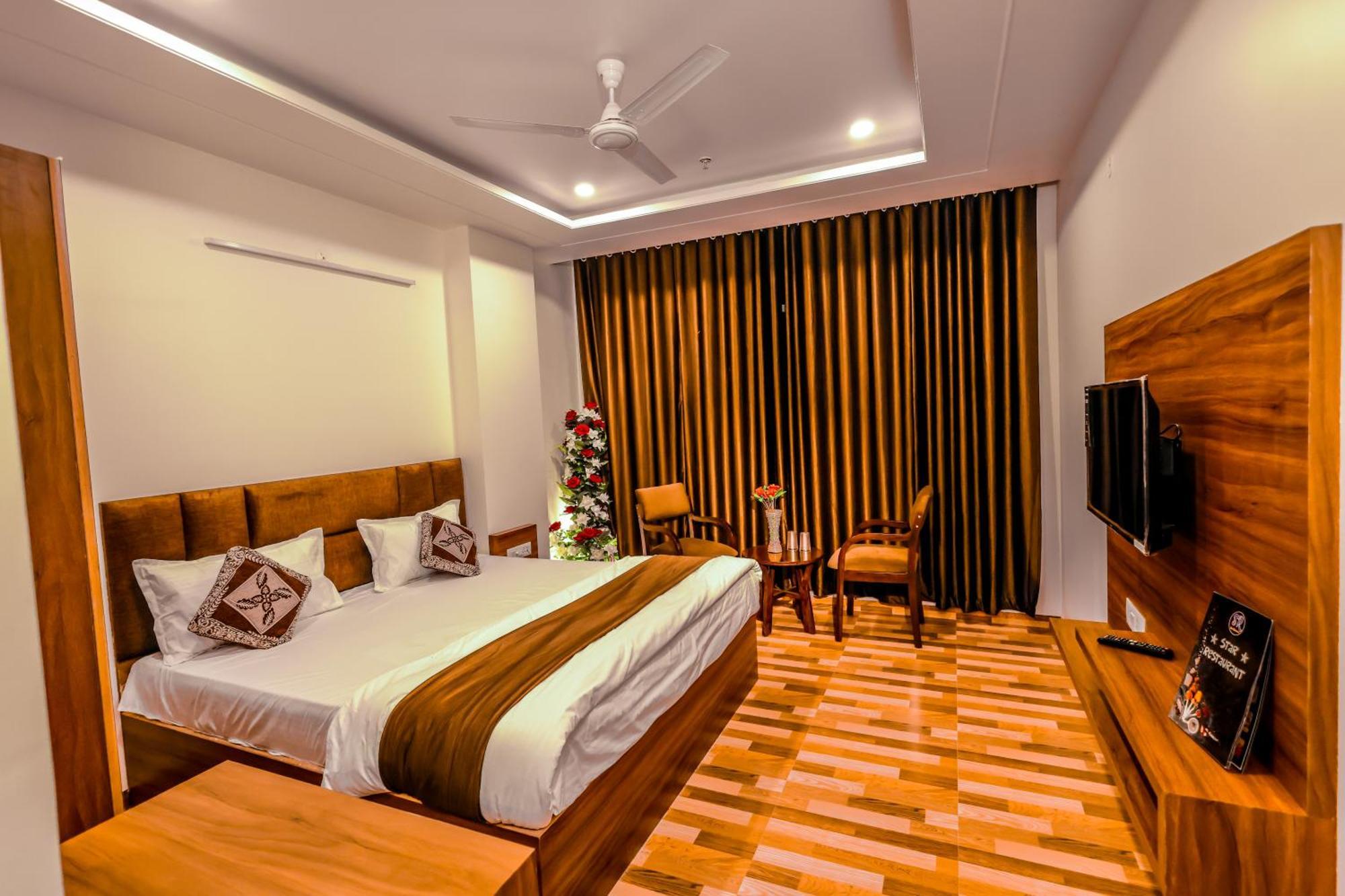 Hotel Lalita Palace Jaipur Buitenkant foto
